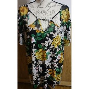 Liz McCoy Wome's Blouse Plus 3X Black Floral Short Sleeve Beaded Cutout Neckline